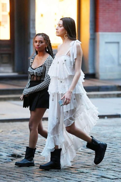 Savannah Lee Smith and Zion Moreno Seen on the Set of Gossip Girl Reboot 03/25/2021 8