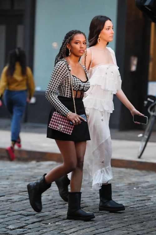 Savannah Lee Smith and Zion Moreno Seen on the Set of Gossip Girl Reboot 03/25/2021 9