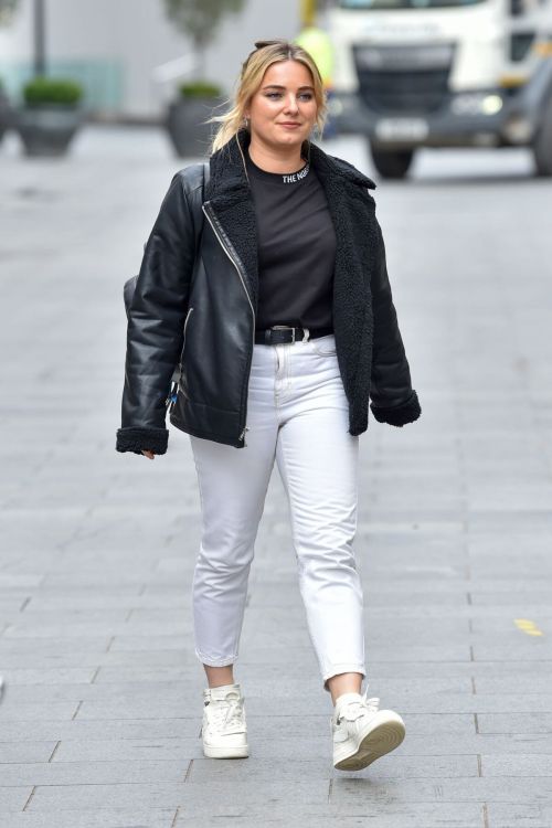 Sian Welby is Seen Leaving Capital Radio Breakfast Show in London 03/24/2021 4