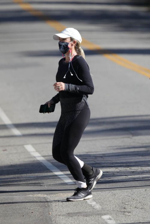 Teddi Mellencamp Steps Out For Jogging with a Friend in Los Angeles 03/19/2021 6