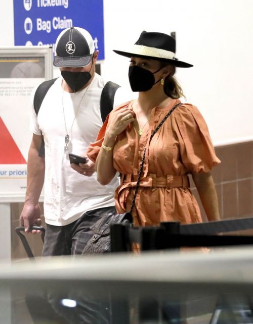 Vanessa Minnillo Arrived at LAX Airport in Los Angeles 03/23/2021 3
