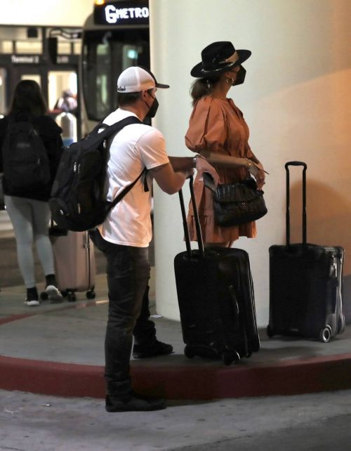 Vanessa Minnillo Arrived at LAX Airport in Los Angeles 03/23/2021 4