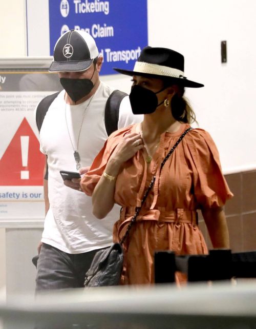 Vanessa Minnillo Arrived at LAX Airport in Los Angeles 03/23/2021 5