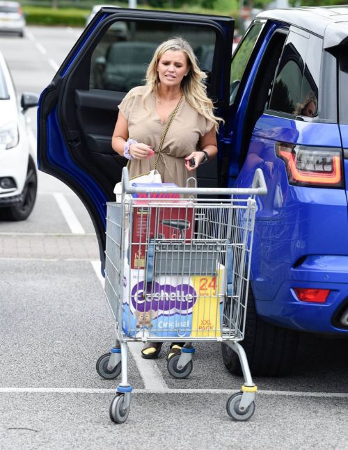 Kerry Katona Out Shopping in Cheshire 07/01/2021