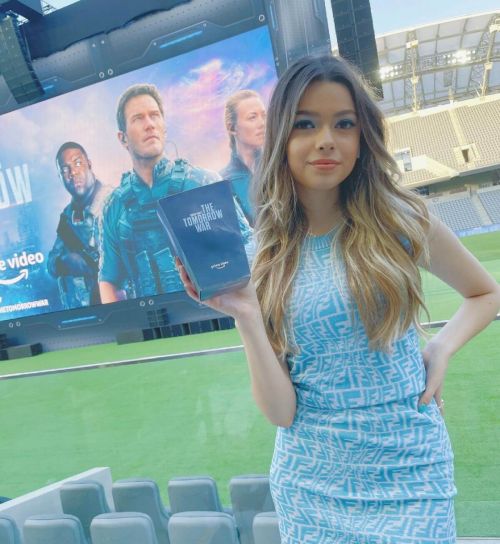 Nikki Hahn Shares Instagram Photos outside The Tomorrow War Premiere in Los Angele 06/30/2021 2