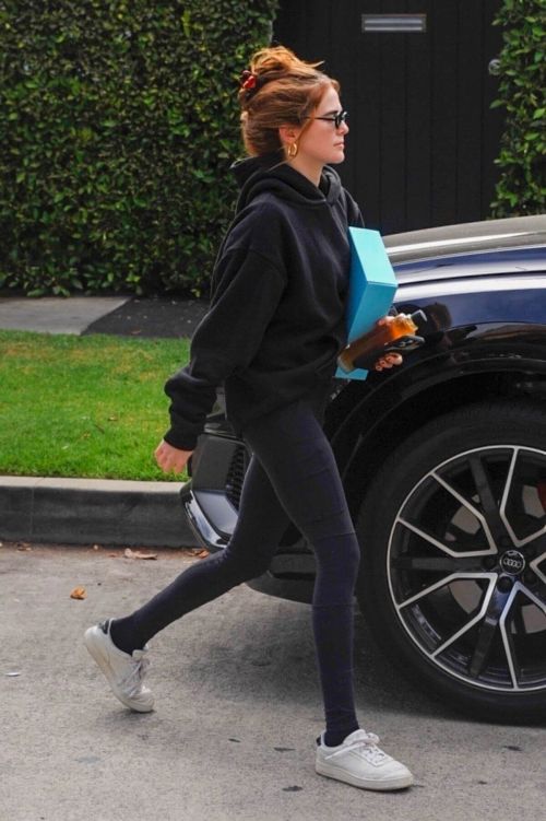 Zoey Deutch in Black Hoodie and Tights During Pilates Class in West Hollywood 06/30/2021 1