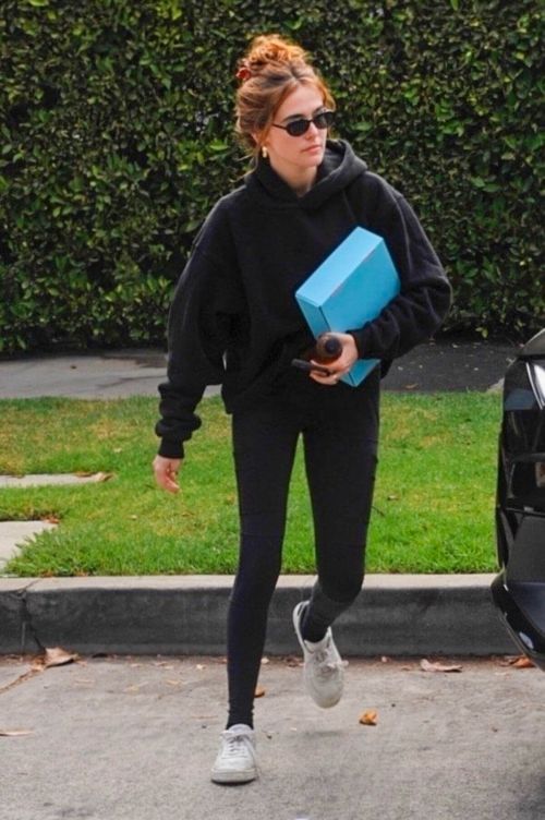 Zoey Deutch in Black Hoodie and Tights During Pilates Class in West Hollywood 06/30/2021 2