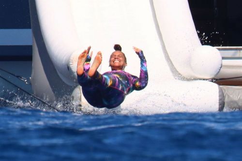 Alicia Keys in Wetsuit During Slide at a Yacht in South of France 08/03/2021 5