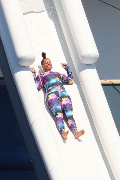 Alicia Keys in Wetsuit During Slide at a Yacht in South of France 08/03/2021 6