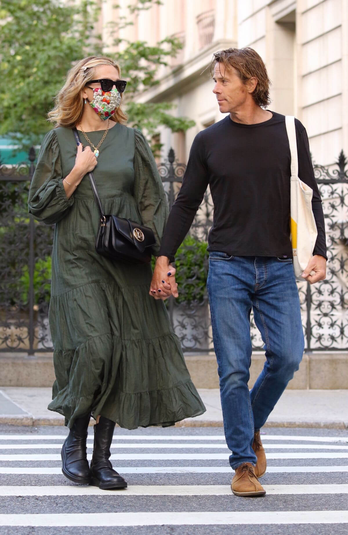 Julia Roberts and Daniel Moder Walks Out in New York 08/02/2021