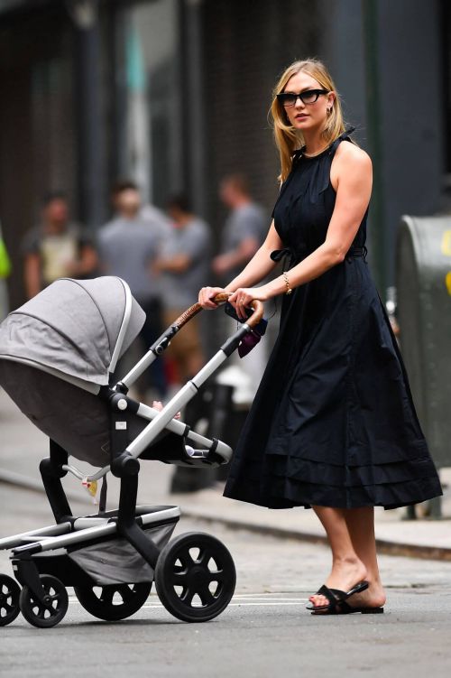 Karlie Kloss Out with Her Baby Levi Kloss in New York 08/03/2021 2