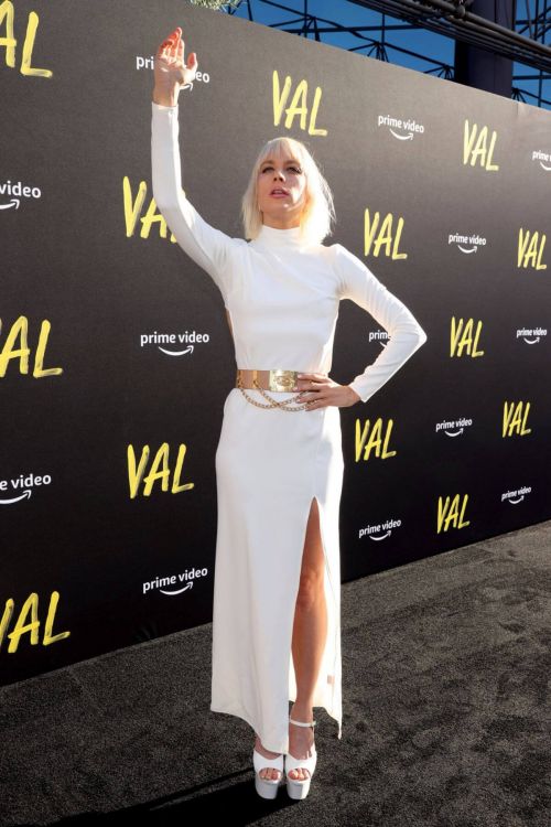 Kate Crash attends VAL Premiere in Los Angeles 08/03/2021 4