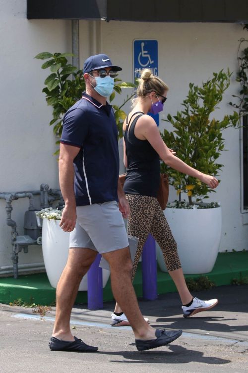 Kate Upton and Her Husband Justin Verlander Out in Santa Monica 08/03/2021 10
