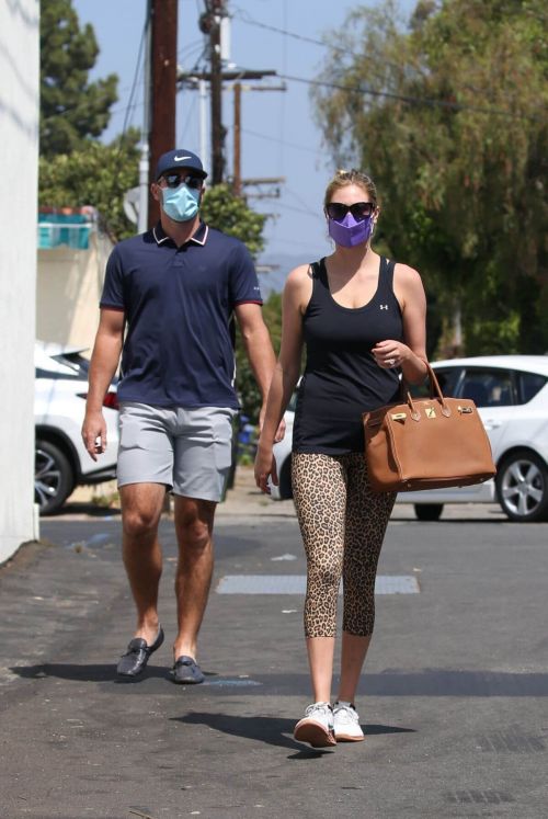 Kate Upton and Her Husband Justin Verlander Out in Santa Monica 08/03/2021 12