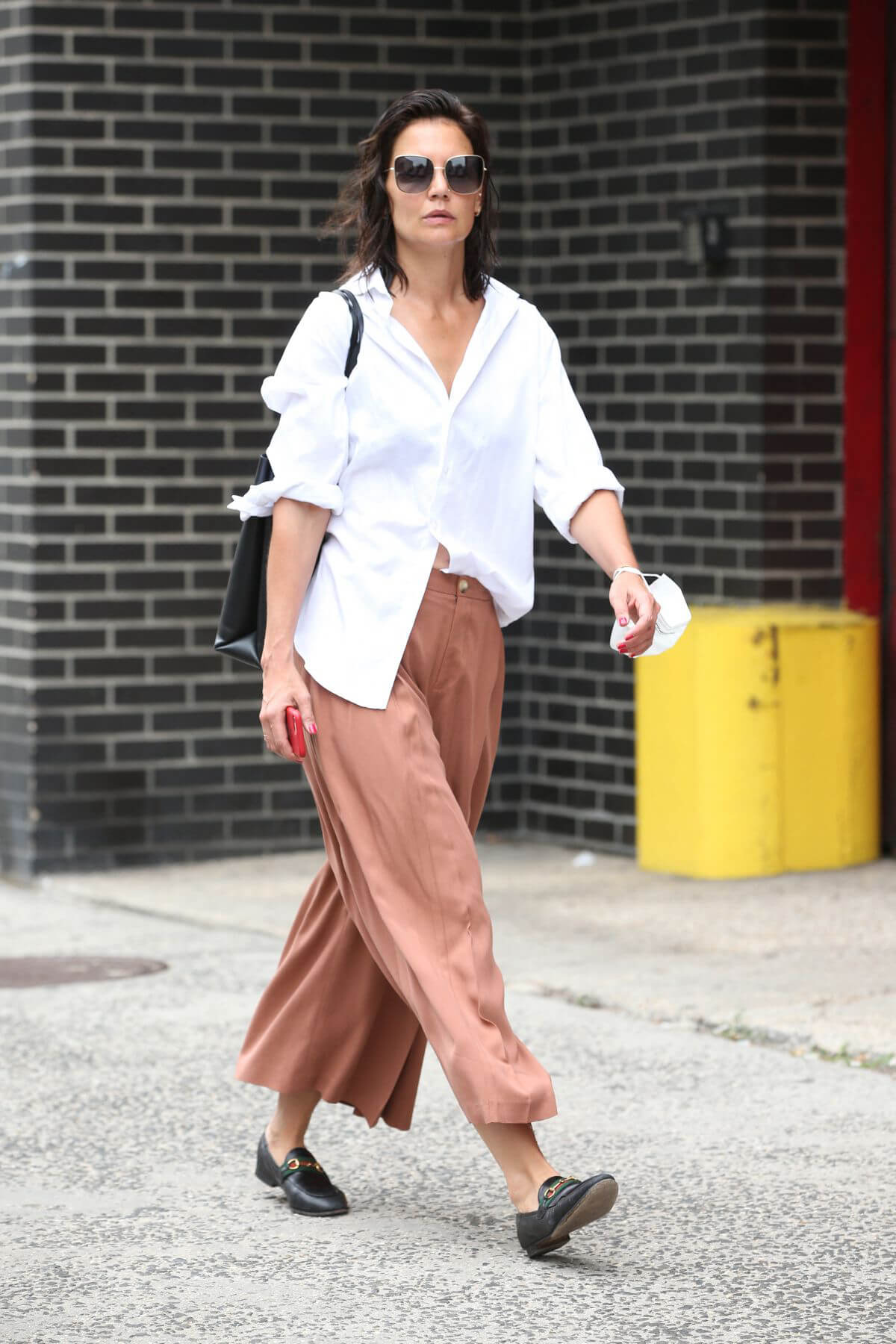 Katie Holmes in White Shirt and Brown Palazzo Out and About in New York 08/03/2021