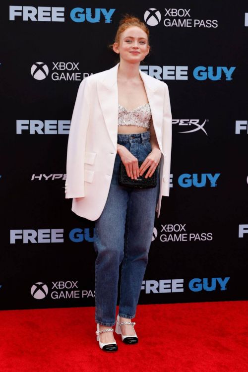 Sadie Sink attends Free Guy Premiere in New York 08/03/2021 4