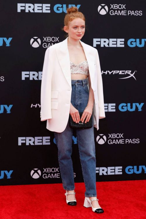 Sadie Sink attends Free Guy Premiere in New York 08/03/2021 3