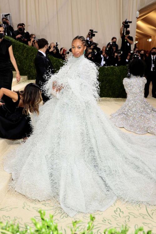 Allyson Felix Makes Met Gala Debut In Fendi Gown in New York 09/13/2021 5