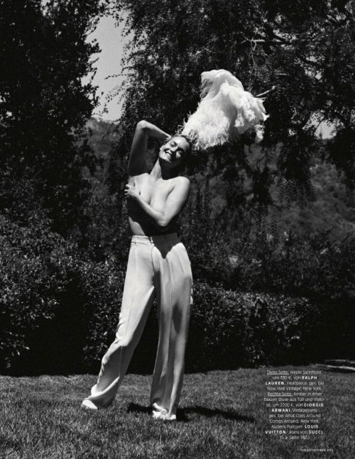 Amber Valletta Photoshoot for Vogue Magazine, Germany October 2021 7