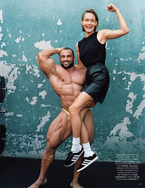 Amber Valletta Photoshoot for Vogue Magazine, Germany October 2021 12
