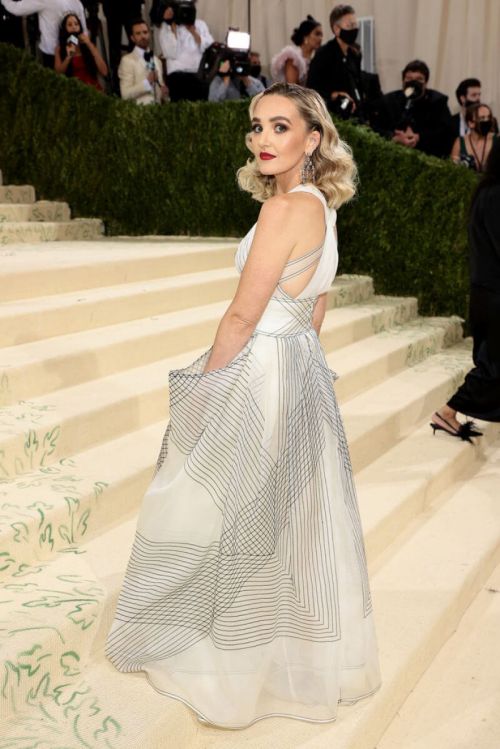 Chloe Fineman Attends 2021 Met Gala in New York 09/13/2021 4