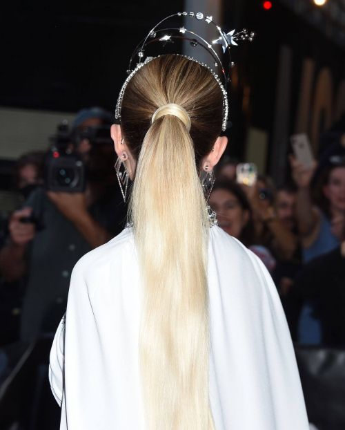 Emily Blunt Heading to 2021 Met Gala in New York 09/13/2021 4