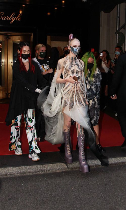 Grimes wears Metal Mask to 2021 Met Gala in New York 09/13/2021 5