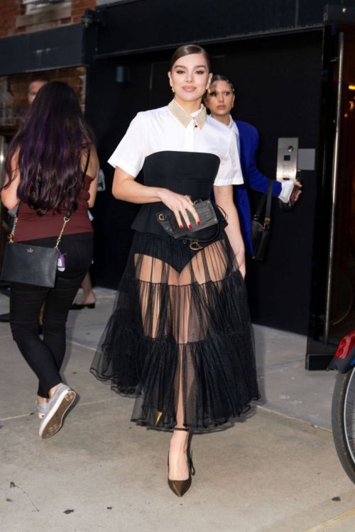 Hailee Steinfeld Seen While Leaving Her Hotel in New York 09/12/2021