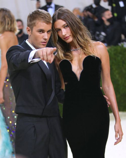 Hailey Bieber and Justin Bieber Walked on the Met Gala 2021 Red Carpet 09/13/2021 12
