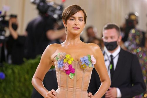 Irina Shayk Displays Her Figure in a Nude Moschino Dress at 2021 Met Gala 09/13/2021 8