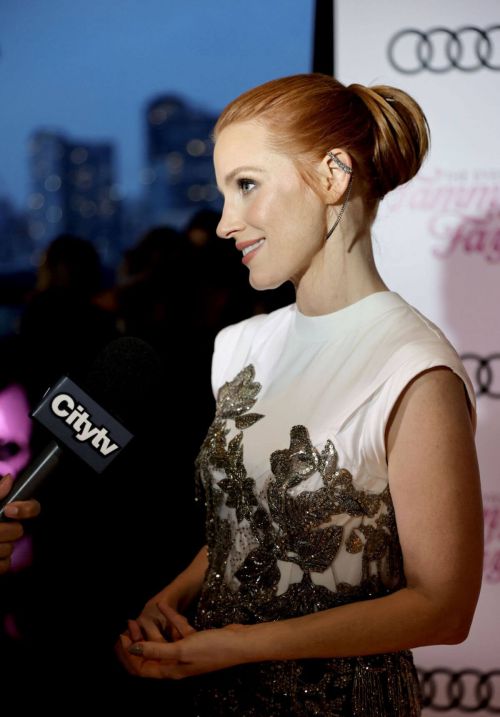 Jessica Chastain at The Eyes of Tammy Faye Premiere at Princess of Wales Theatre 09/12/2021 2