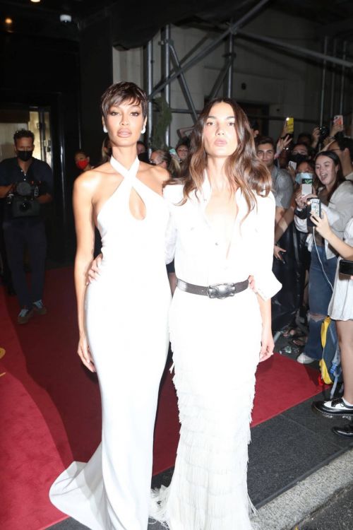 Joan Smalls and Lily Aldridge Heading to Met Gala in New York 09/13/2021 3