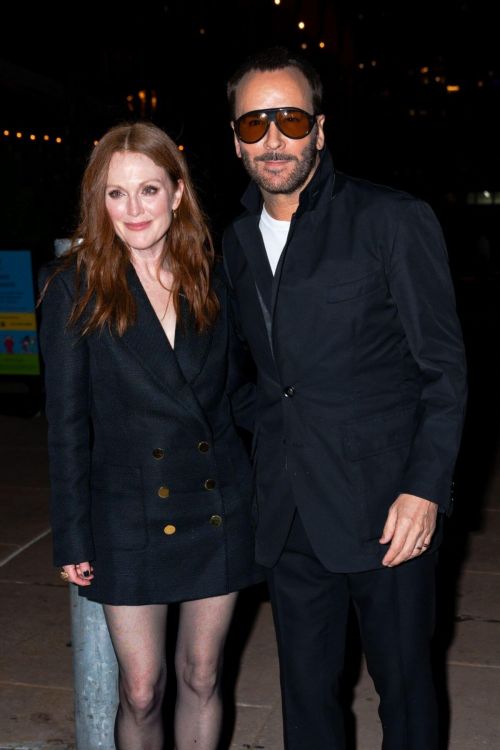 Julianne Moore Attends Tom Ford Fashion Show in New York 09/12/2021 4