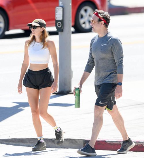 Keeley Hazell and Jason Sudeikis Steps Out Hiking in Los Angeles 09/12/2021 9