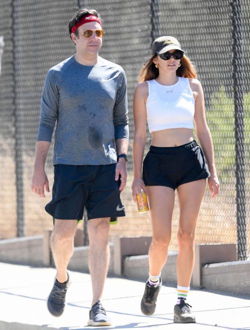 Keeley Hazell and Jason Sudeikis Steps Out Hiking in Los Angeles 09/12/2021 12