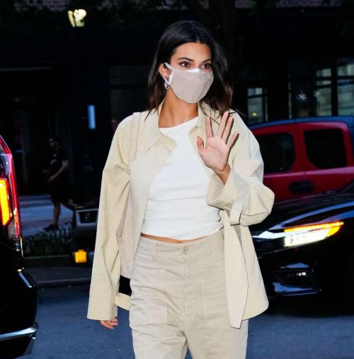 Kendall Jenner in Casuals Out and About in New York 09/14/2021 3