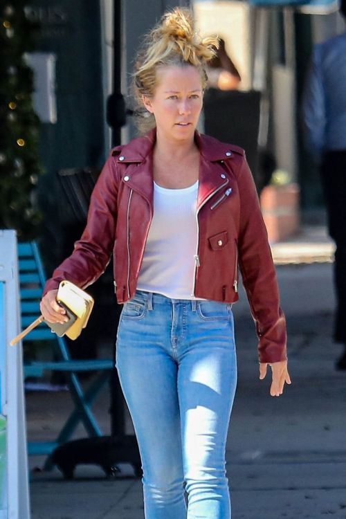 Kendra Wilkinson Out for Shopping in Beverly Hills 09/14/2021
