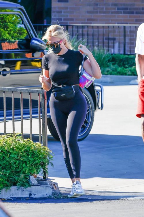 Khloe Kardashian Out and About in Woodland Hills 09/13/2021 18