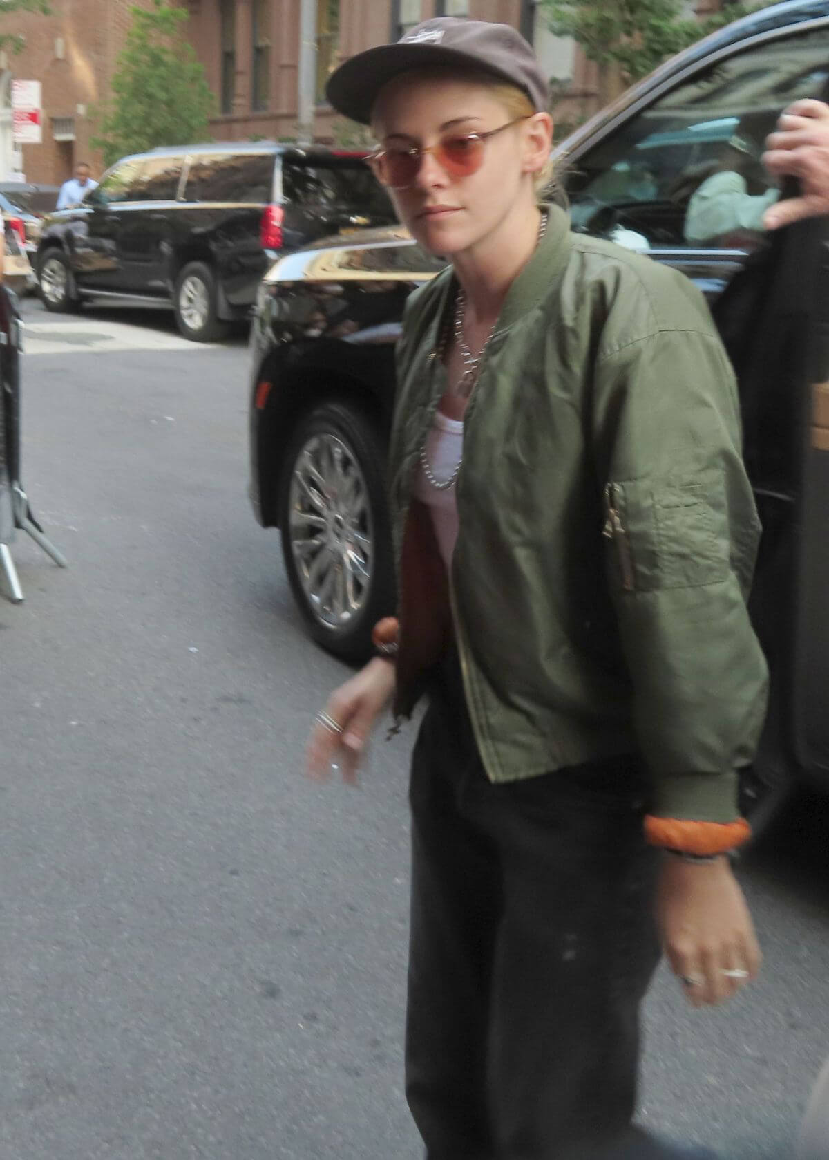Kristen Stewart Arrives at Carlyle in New York 09/14/2021
