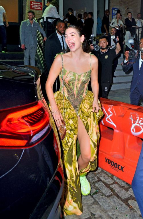 Lorde Leaves Rihanna's Met Gala Afterparty in New York 09/13/2021