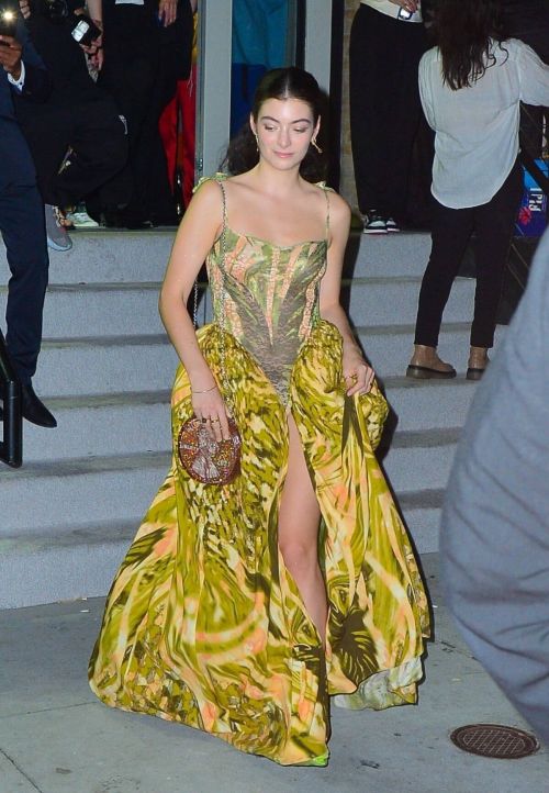 Lorde Leaves Rihanna