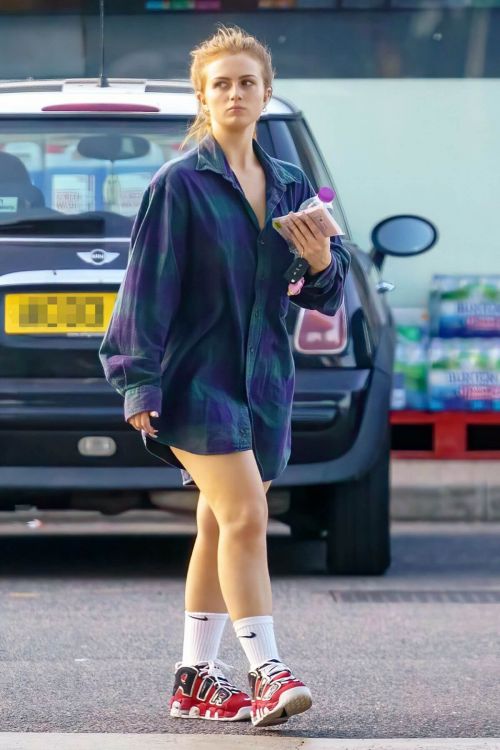Maisie Smith Steps Out in Borehamwood 09/13/2021 4