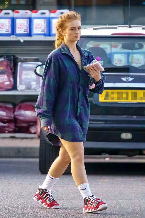 Maisie Smith Steps Out in Borehamwood 09/13/2021 6