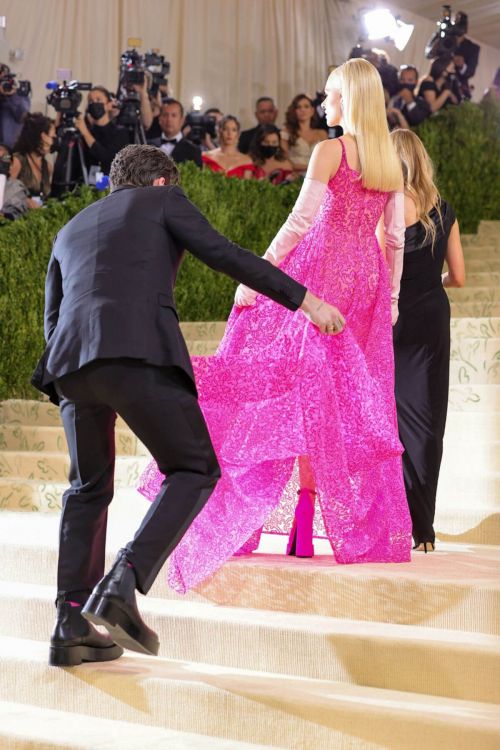 Nicola Peltz and Brooklyn Beckham Attends 2021 Met Gala in New York 09/13/2021 3