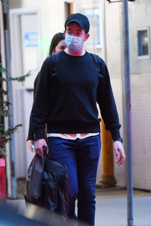 Olivia Munn and John Mulaney Out in New York 09/13/2021 4
