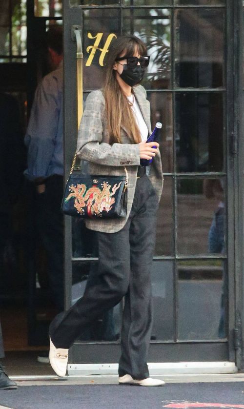 Dakota Johnson Day Out in New York 09/27/2021 2