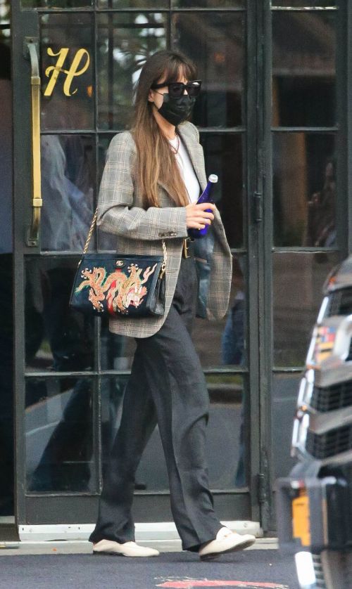 Dakota Johnson Day Out in New York 09/27/2021 4