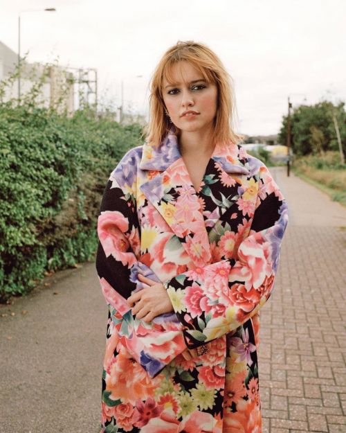 Aimee Lou Wood Photoshoot for Schon! Magazine, October 2021 Issue 4