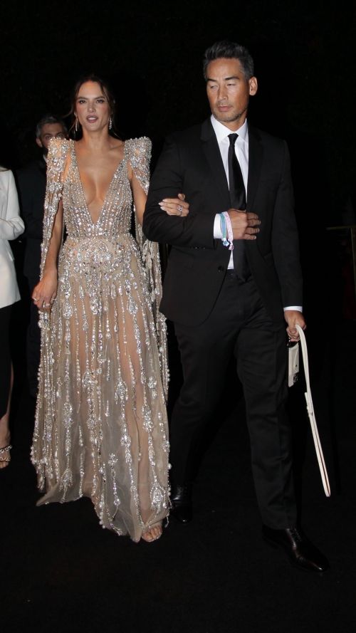 Alessandra Ambrosio with her model boyfriend Richard Lee at amfAR Gala 2021 in Los Angeles 11/04/2021 1