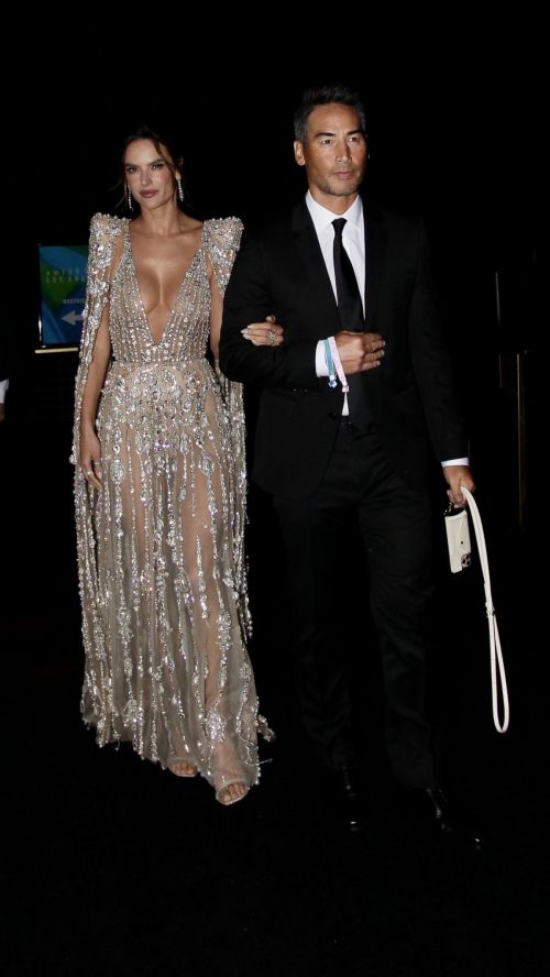 Alessandra Ambrosio with her model boyfriend Richard Lee at amfAR Gala 2021 in Los Angeles 11/04/2021 3